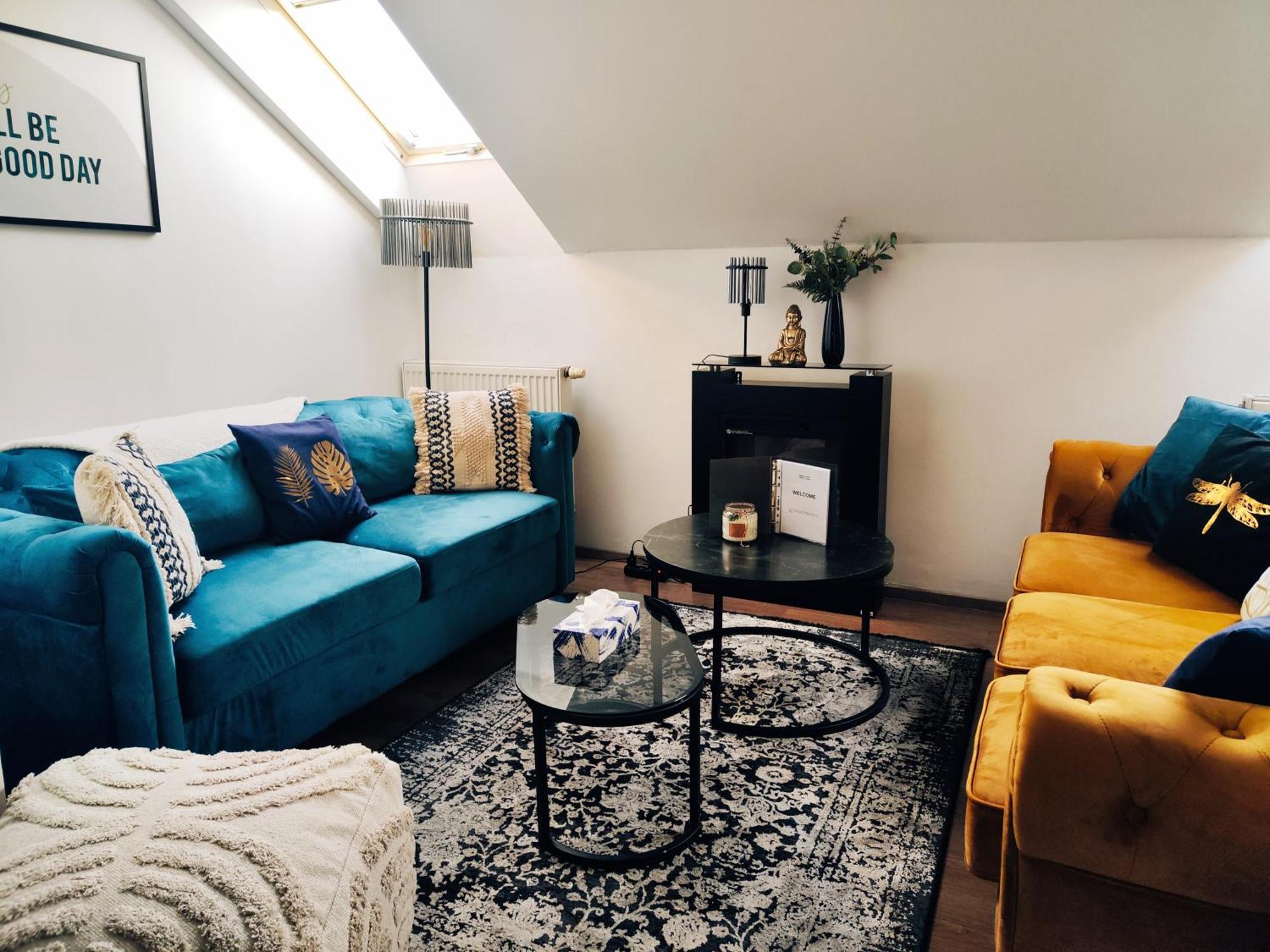 Spacious Flat & Parking Possibility, 3 Stops To Wenceslav Square Praga Exterior foto